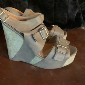 Size 9 strap he sandals by shi by journey